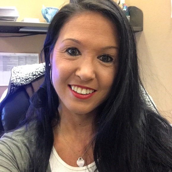 Meet your Posher, Brandy - Picture 1 of 1